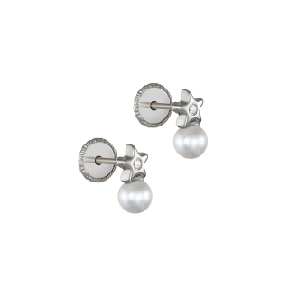 Pearl earrings