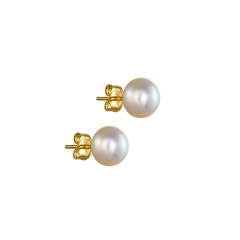 Earrings with pearls